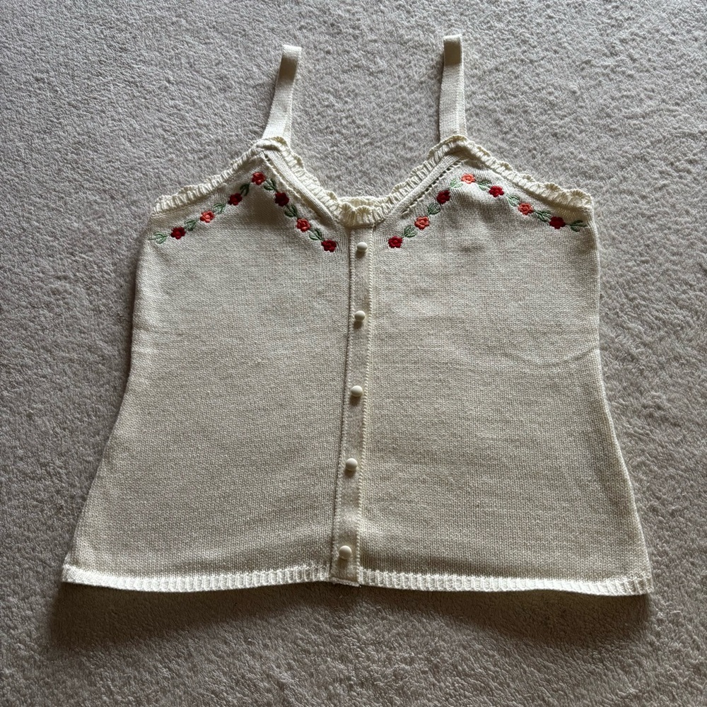 LAUREN CONRAD EMBROIDERED KNITTED SLEEVELESS IVORY TOP SIZE M PRAIRIE FAIRY